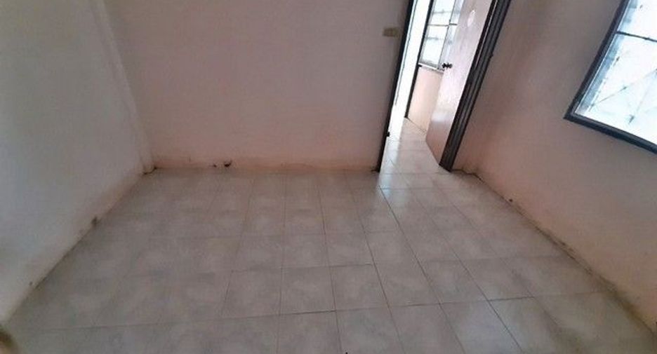 For sale 1 Beds townhouse in Ban Bueng, Chonburi