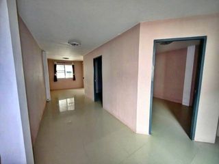 Продажа 1 кровать таунхаус в Ban Bueng, Чонбури