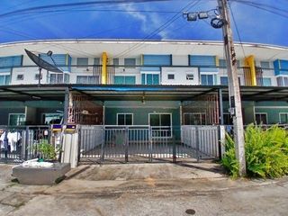 Продажа 1 кровать таунхаус в Si Racha, Чонбури