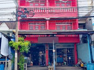 For sale 6 bedrooms retail Space in Mueang Samut Prakan, Samut Prakan