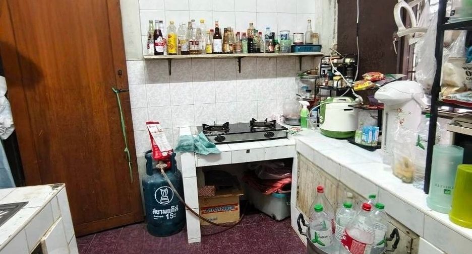 For sale 6 bedrooms retail Space in Mueang Samut Prakan, Samut Prakan