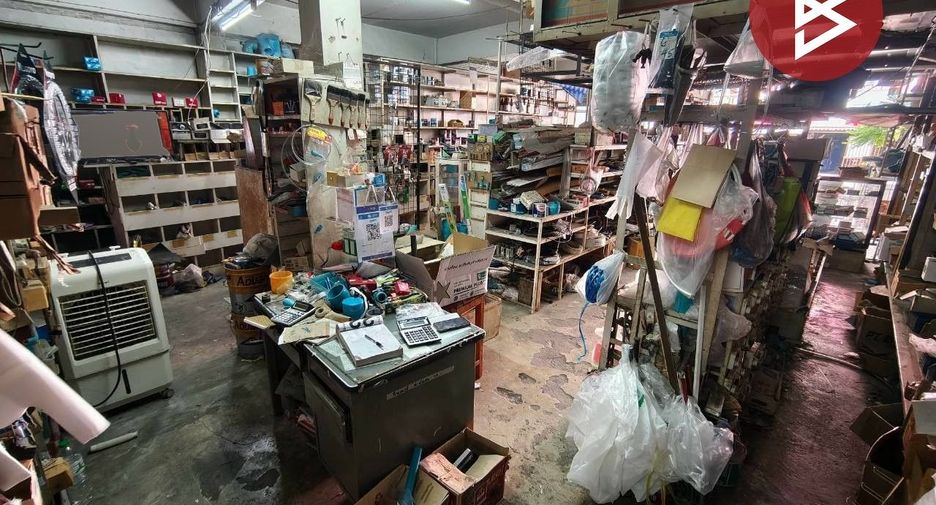 For sale 6 bedrooms retail Space in Mueang Samut Prakan, Samut Prakan
