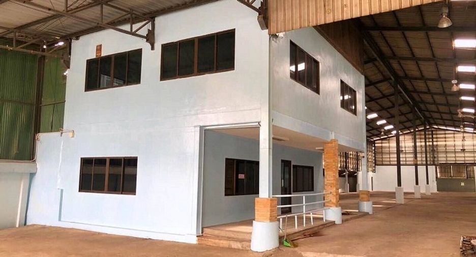 For rent and for sale 3 bedrooms warehouse in Sai Noi, Nonthaburi