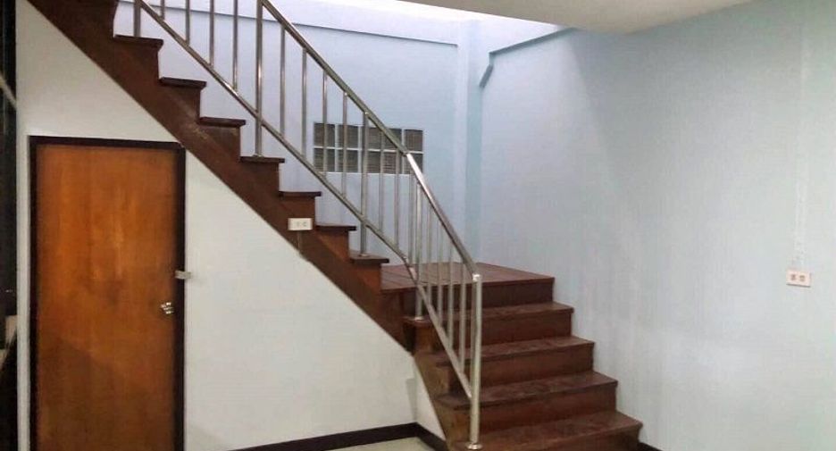 For rent and for sale 3 bedrooms warehouse in Sai Noi, Nonthaburi