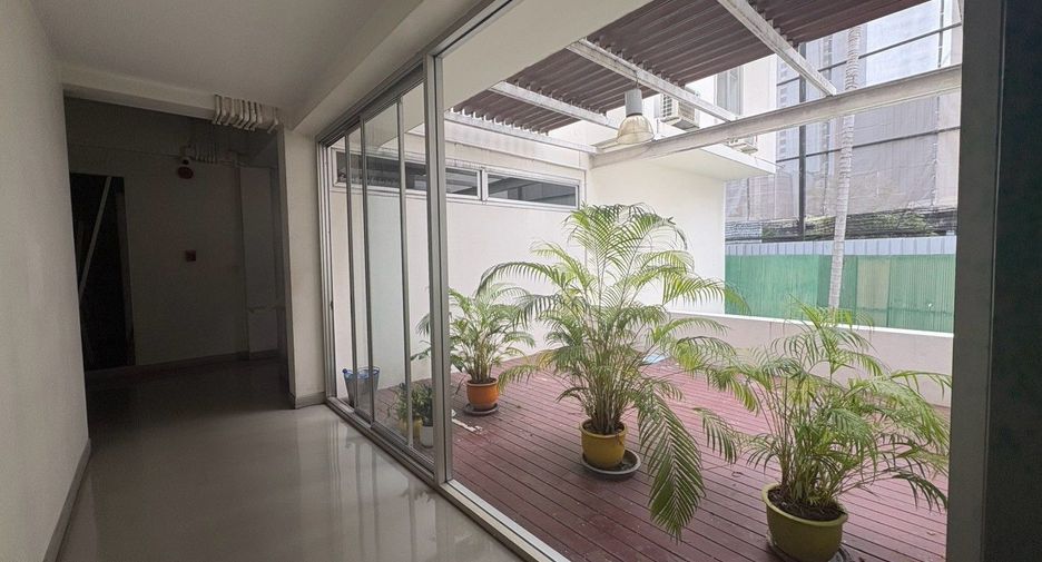 出售 商业空间 在 Khlong Toei, 曼谷