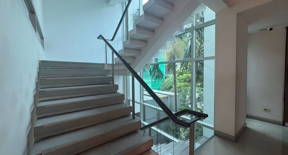 出售 商业空间 在 Khlong Toei, 曼谷