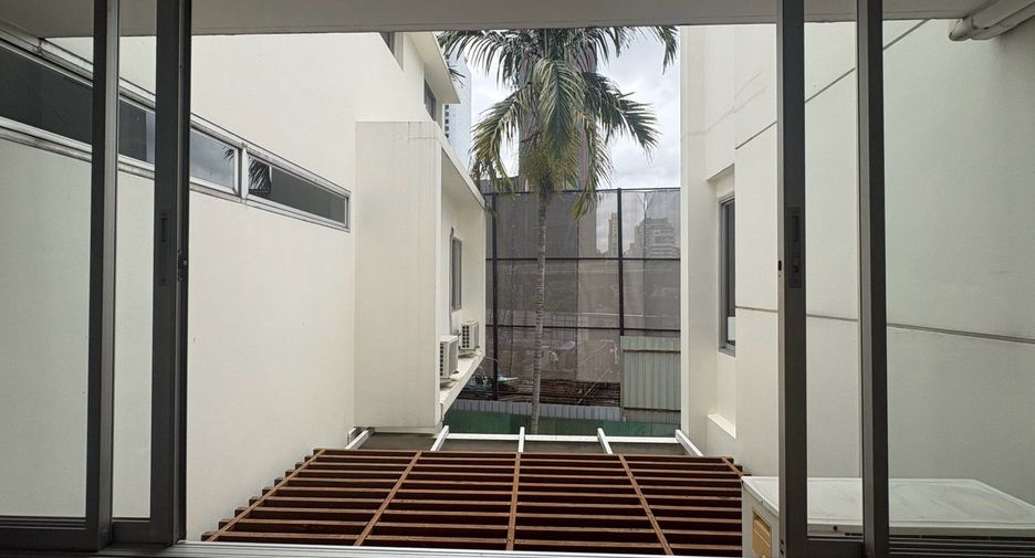 出售 商业空间 在 Khlong Toei, 曼谷