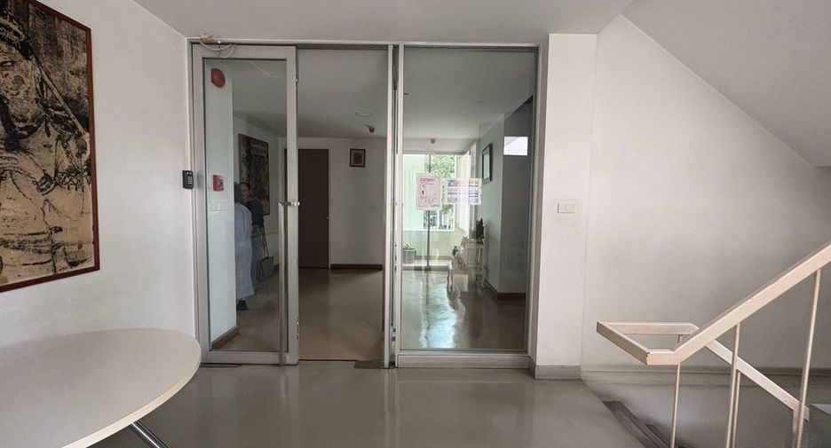 出售 商业空间 在 Khlong Toei, 曼谷