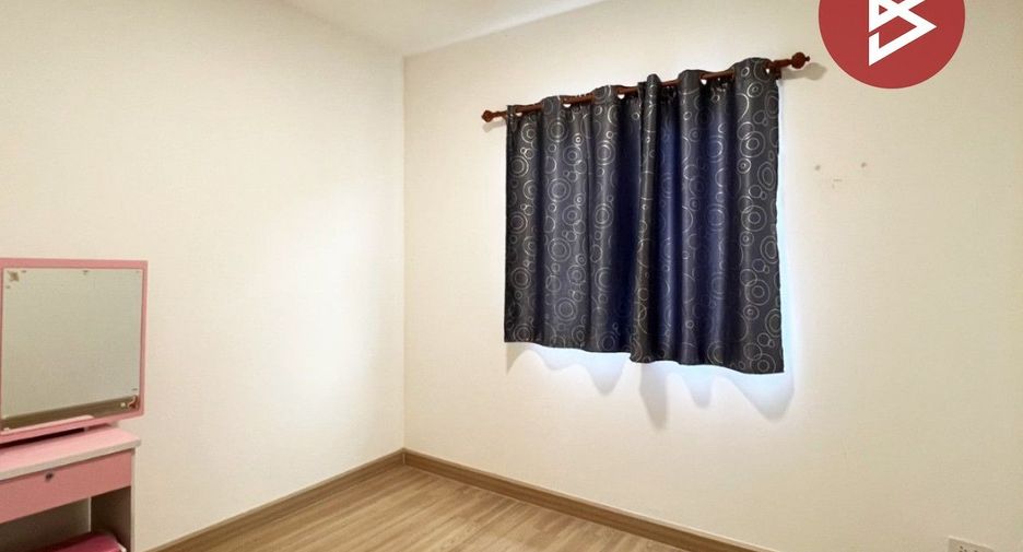 À vendre 3 chambres maison de ville à Krathum Baen, Samut Sakhon