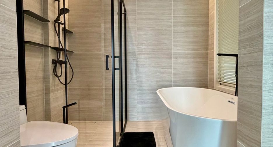 For sale 2 bedrooms condo in Khlong Toei, Bangkok