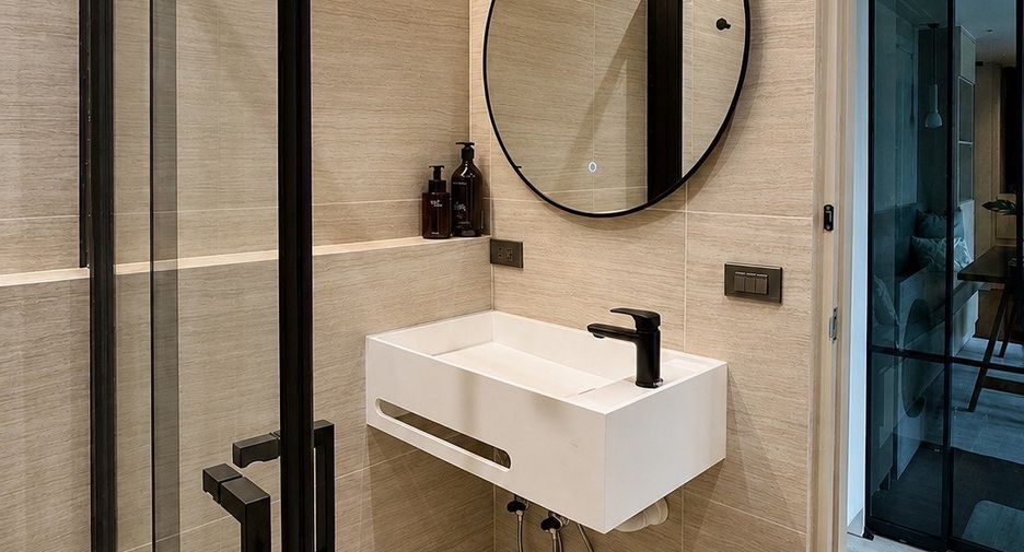 For sale 2 bedrooms condo in Khlong Toei, Bangkok