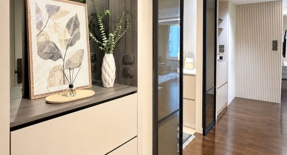 For sale 2 bedrooms condo in Khlong Toei, Bangkok
