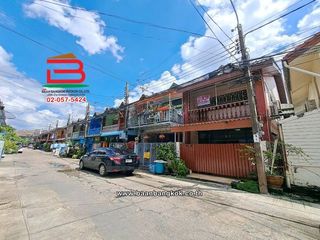 For sale 2 bedrooms townhouse in Bang Kapi, Bangkok