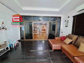 For sale 2 bedrooms townhouse in Bang Kapi, Bangkok