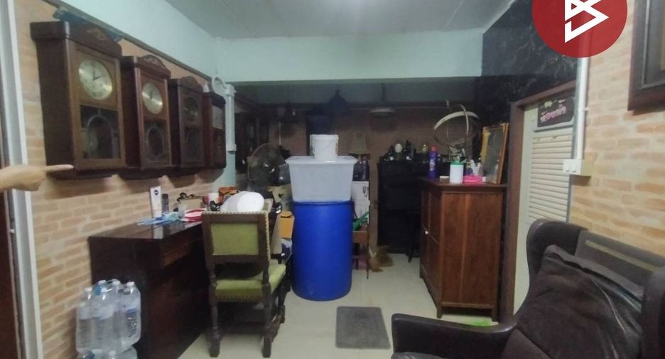 For sale 4 bedrooms retail Space in Mueang Uttaradit, Uttaradit