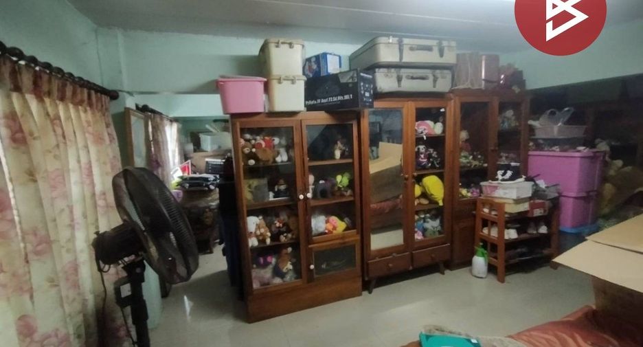 For sale 4 bedrooms retail Space in Mueang Uttaradit, Uttaradit