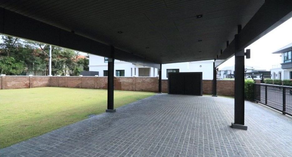 For sale 5 bedrooms house in Pak Kret, Nonthaburi