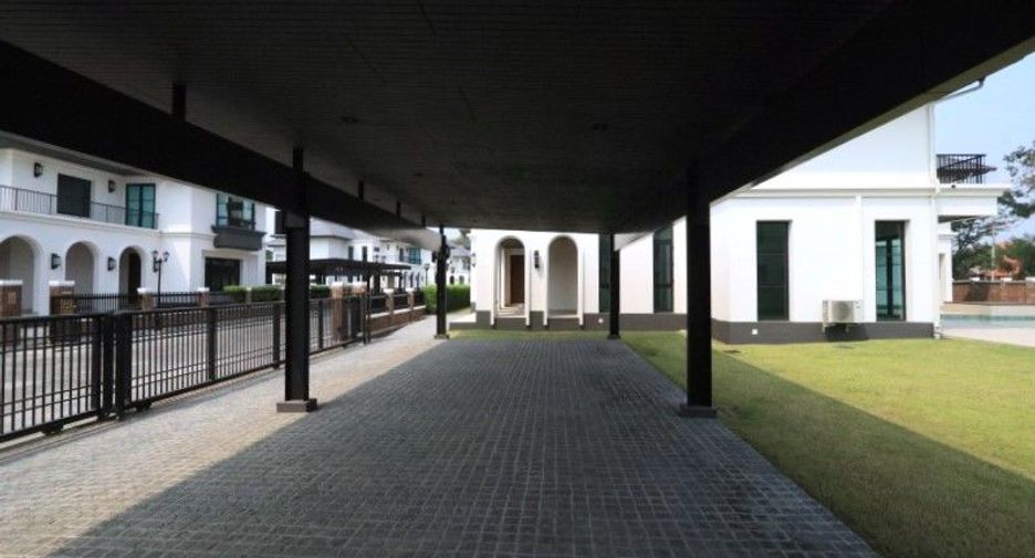 For sale 5 bedrooms house in Pak Kret, Nonthaburi
