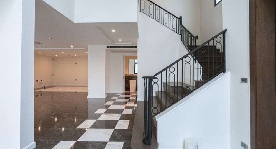 For sale 5 bedrooms house in Pak Kret, Nonthaburi