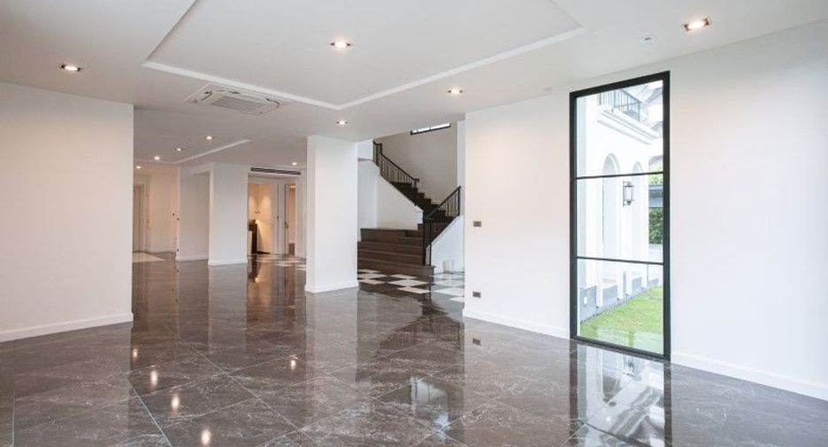 For sale 5 bedrooms house in Pak Kret, Nonthaburi