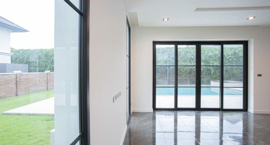 For sale 5 bedrooms house in Pak Kret, Nonthaburi