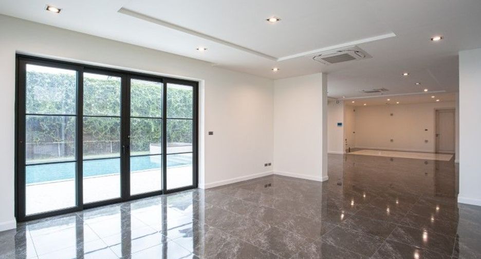 For sale 5 bedrooms house in Pak Kret, Nonthaburi