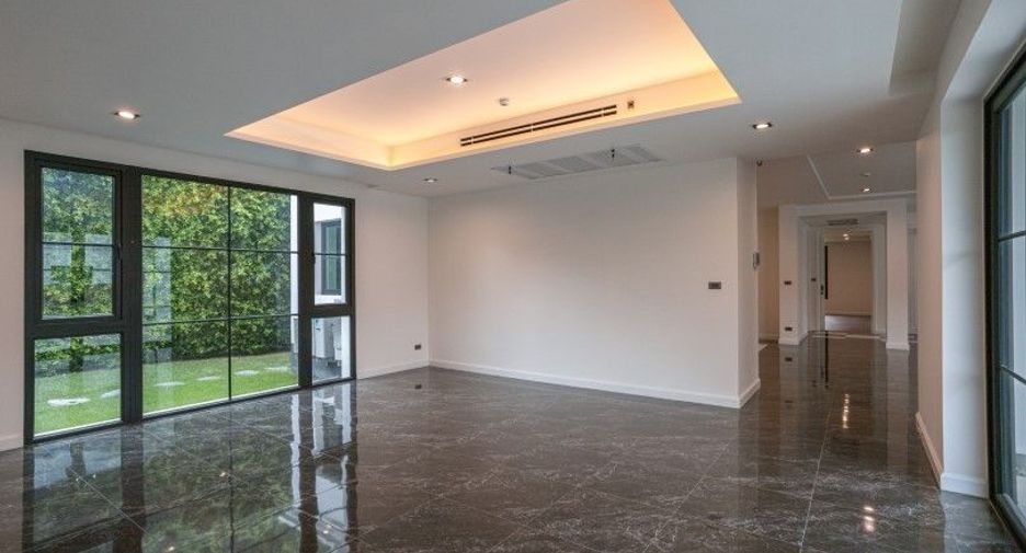 For sale 5 bedrooms house in Pak Kret, Nonthaburi