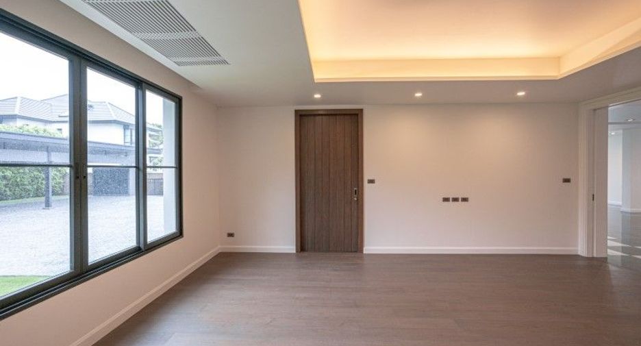 For sale 5 bedrooms house in Pak Kret, Nonthaburi