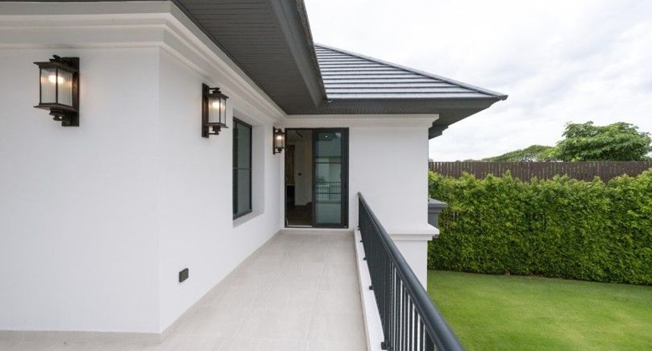 For sale 5 bedrooms house in Pak Kret, Nonthaburi