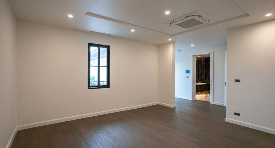 For sale 5 bedrooms house in Pak Kret, Nonthaburi