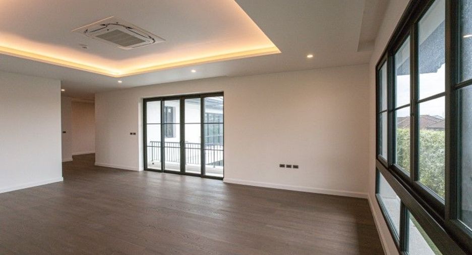 For sale 5 bedrooms house in Pak Kret, Nonthaburi