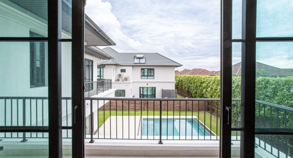 For sale 5 bedrooms house in Pak Kret, Nonthaburi
