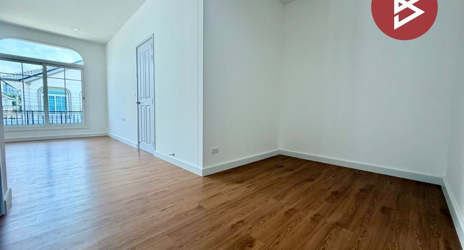 Haus zum Kauf mit 5 Zimmer in Chom Thong, Bangkok