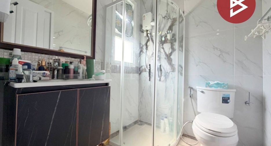 Haus zum Kauf mit 5 Zimmer in Chom Thong, Bangkok