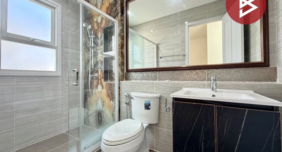 Haus zum Kauf mit 5 Zimmer in Chom Thong, Bangkok
