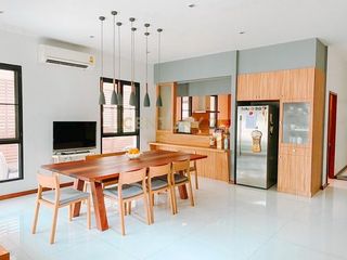 Haus zur Miete mit 3 Zimmer in Phaya Thai, Bangkok