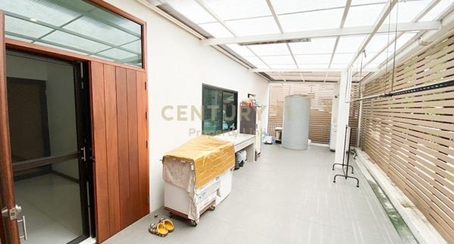 Haus zur Miete mit 3 Zimmer in Phaya Thai, Bangkok