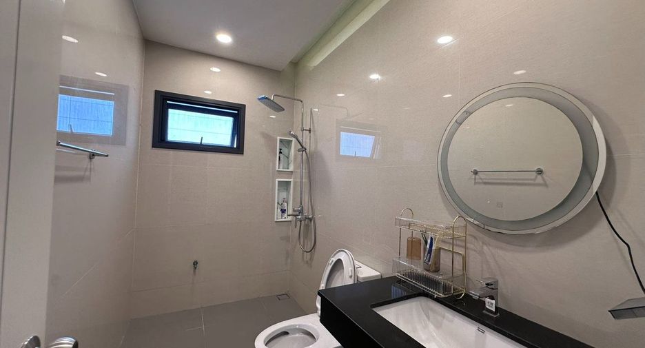 For sale 4 bedrooms house in Bang Lamung, Chonburi