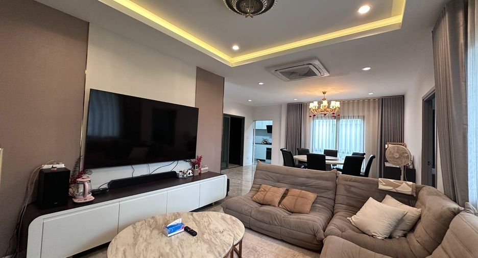 For sale 4 bedrooms house in Bang Lamung, Chonburi