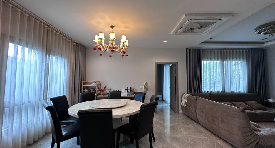 For sale 4 bedrooms house in Bang Lamung, Chonburi