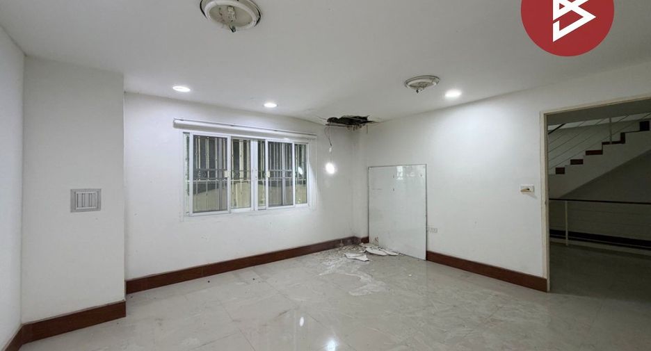 For sale 5 bedrooms townhouse in Phasi Charoen, Bangkok