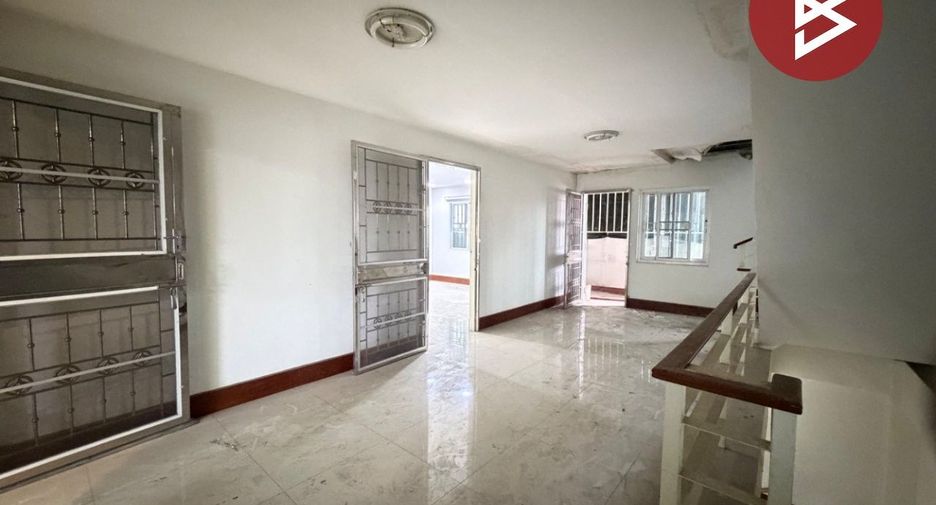 For sale 5 bedrooms townhouse in Phasi Charoen, Bangkok