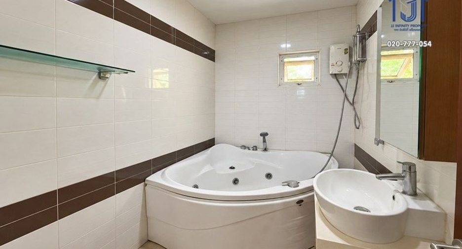 À vendre 3 chambres maison à Mueang Samut Sakhon, Samut Sakhon