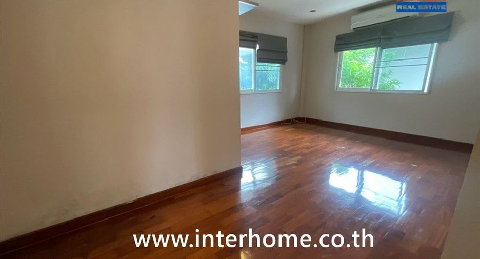 Casa en venta de 3 habitaciones en Lat Phrao, Bangkok