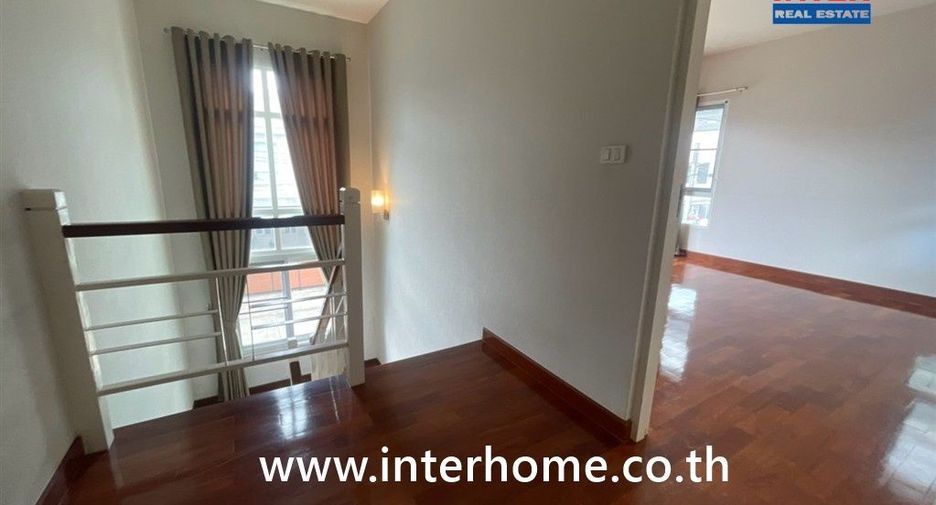 Casa en venta de 3 habitaciones en Lat Phrao, Bangkok