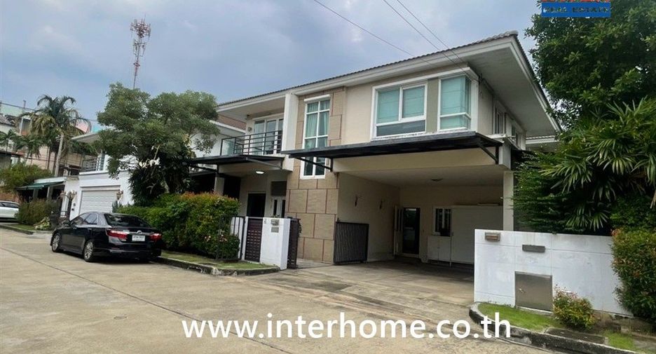 Casa en venta de 3 habitaciones en Lat Phrao, Bangkok