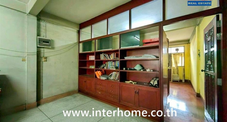 Local comercial en venta de 3 habitaciones en Bang Phlat, Bangkok