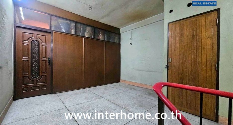 Local comercial en venta de 3 habitaciones en Bang Phlat, Bangkok