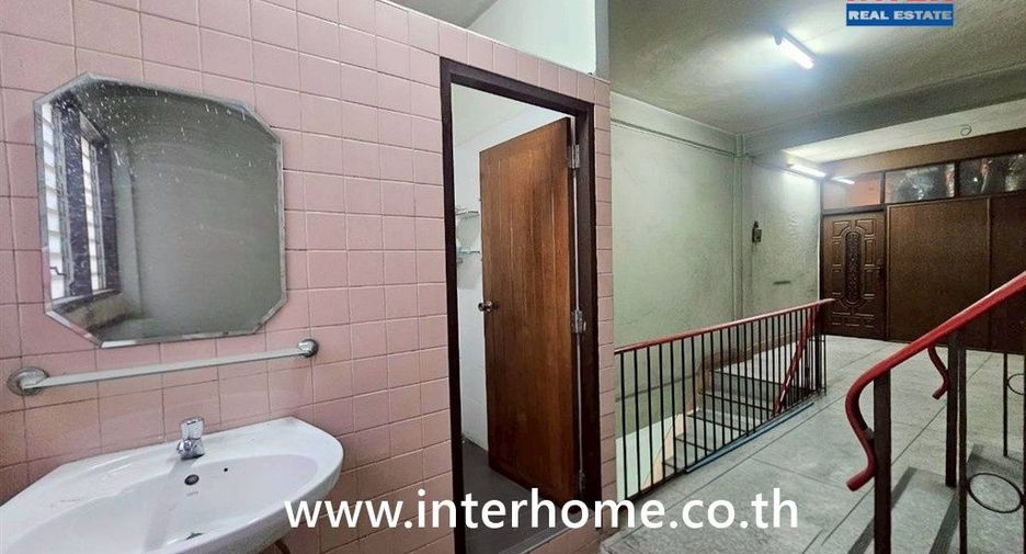 Local comercial en venta de 3 habitaciones en Bang Phlat, Bangkok