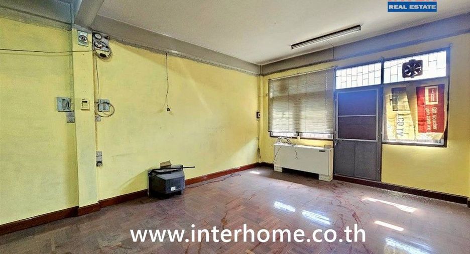Local comercial en venta de 3 habitaciones en Bang Phlat, Bangkok